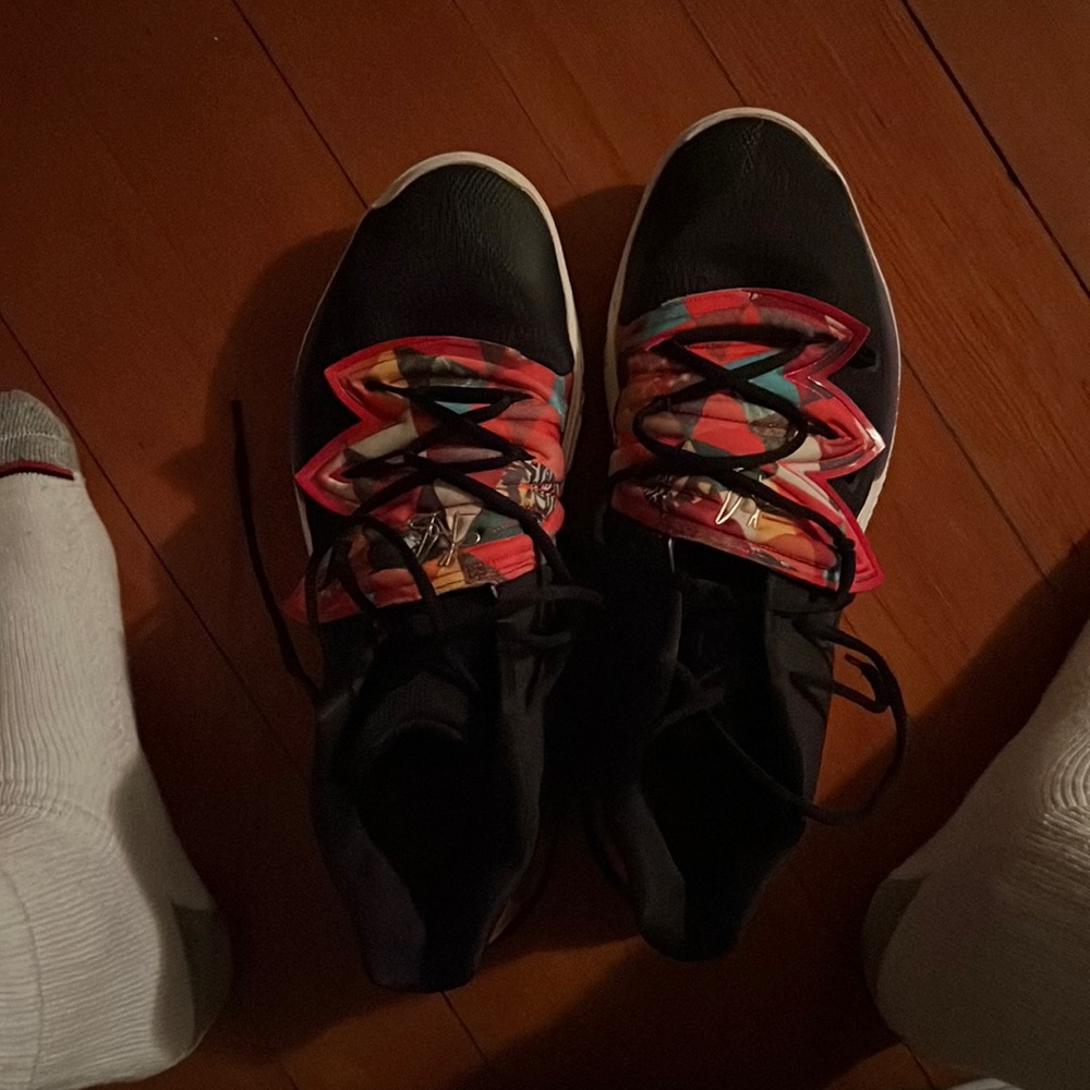 Kyrie 5 CNY